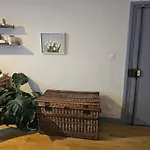 A Modern Appartment, Bright And Calm Appartement Parijs