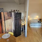 Appartement A Modern Appartment, Bright And Calm
