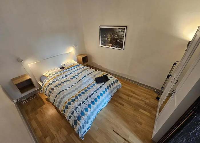A Modern Appartment, Bright And Calm شقة باريس