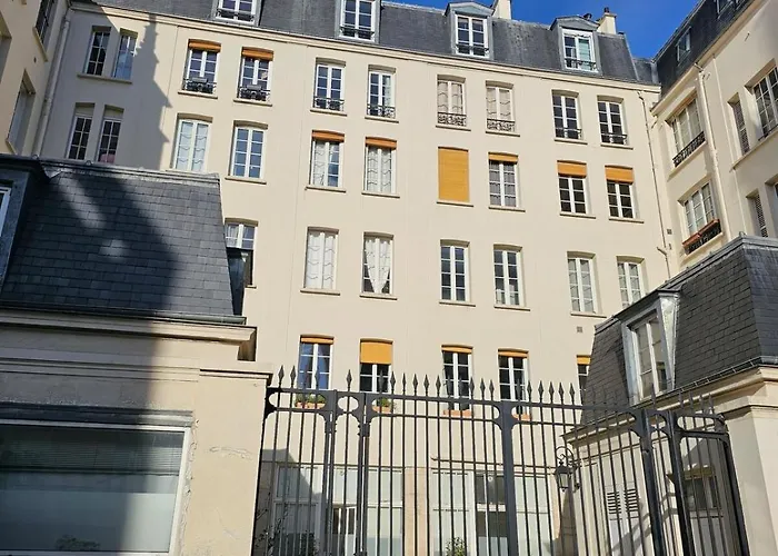 A Modern Appartment, Bright And Calm شقة