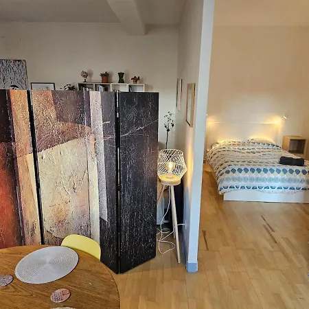 Apartment A Modern Appartment, Bright And Calm
