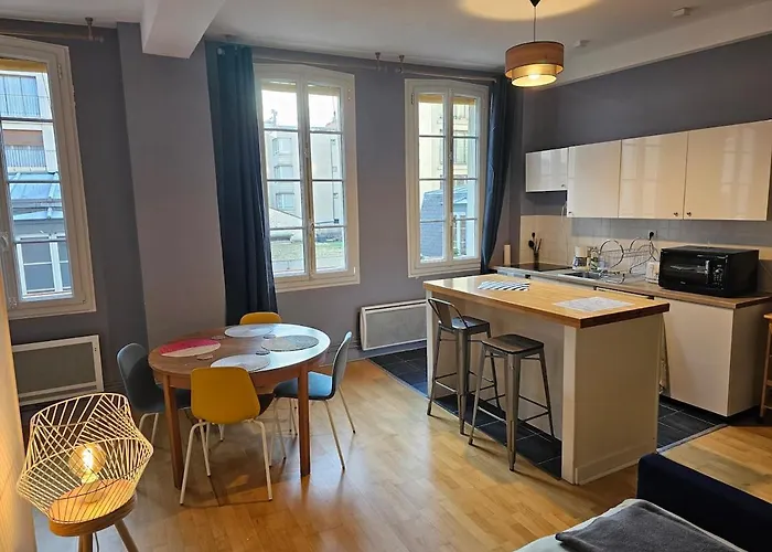 Apartman A Modern Appartment, Bright And Calm